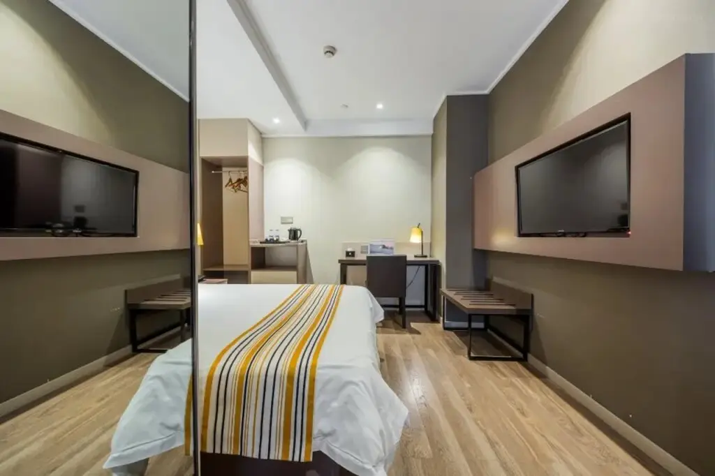 Ханчжоу: Home Inn Plus (Qiandao Lake Scenic Area)