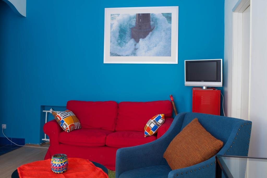 Санкт-Петербург: Bluedoor Apartment
