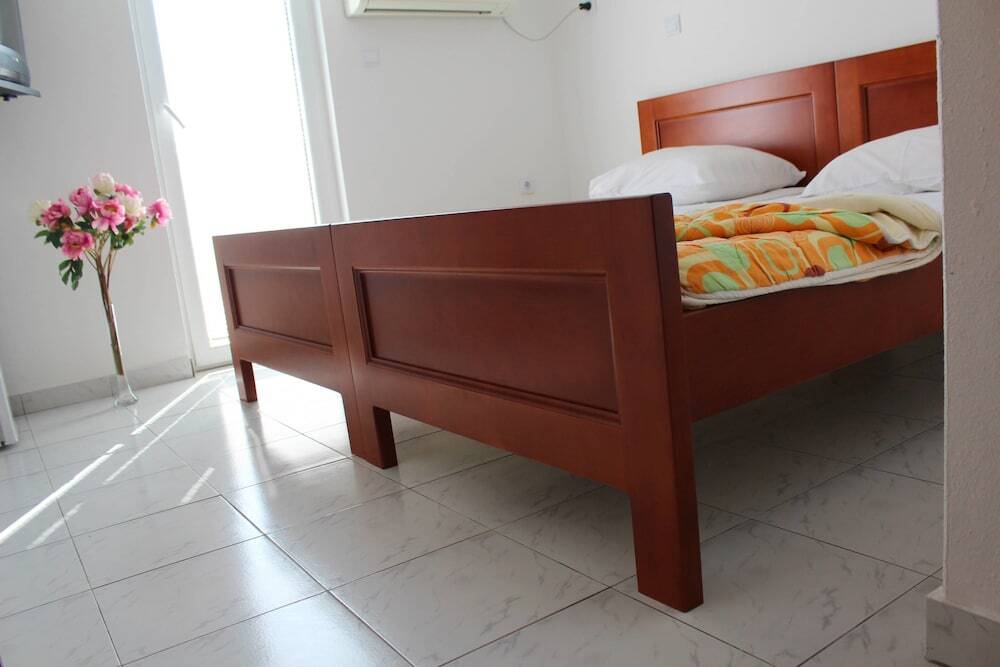 Бечичи: Green Flowers Guesthouse