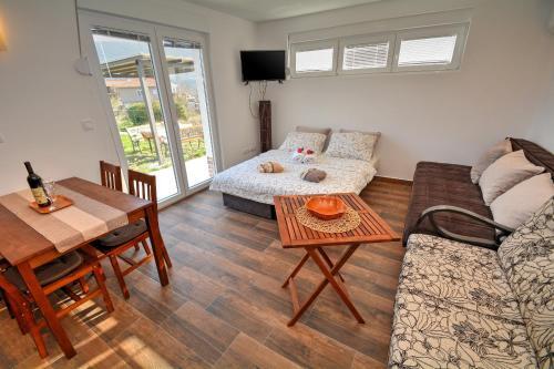 Стрп: Apartments Lalević