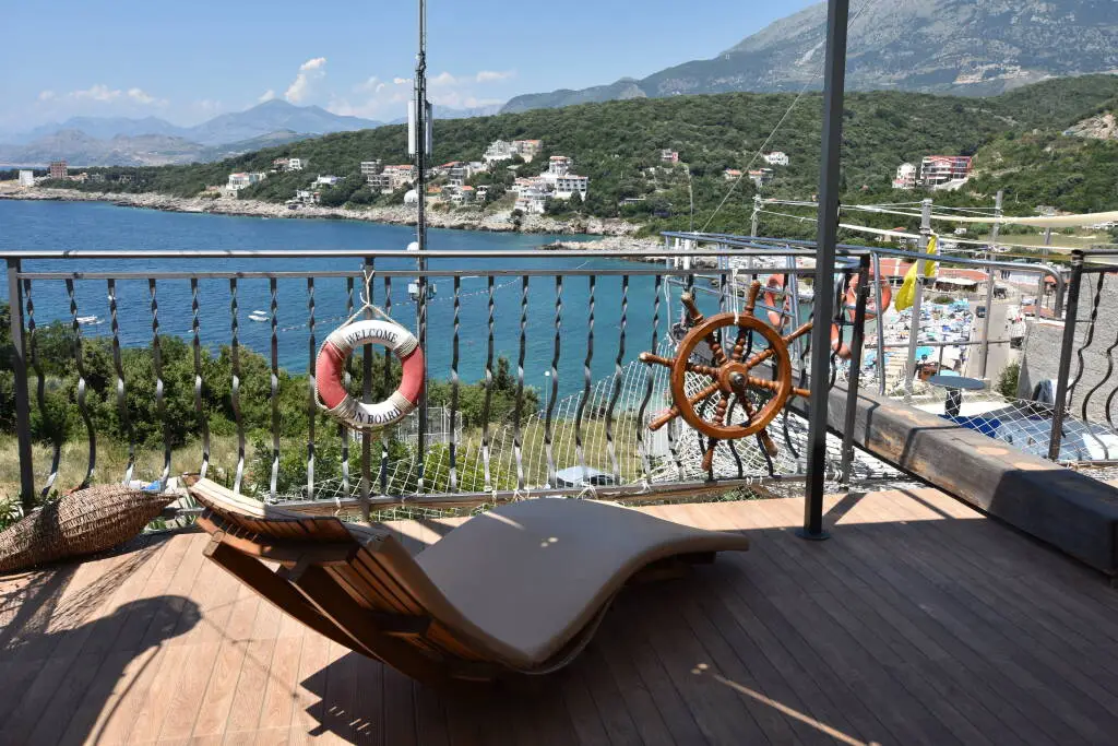 Бусат: Апартаменты Montenegro