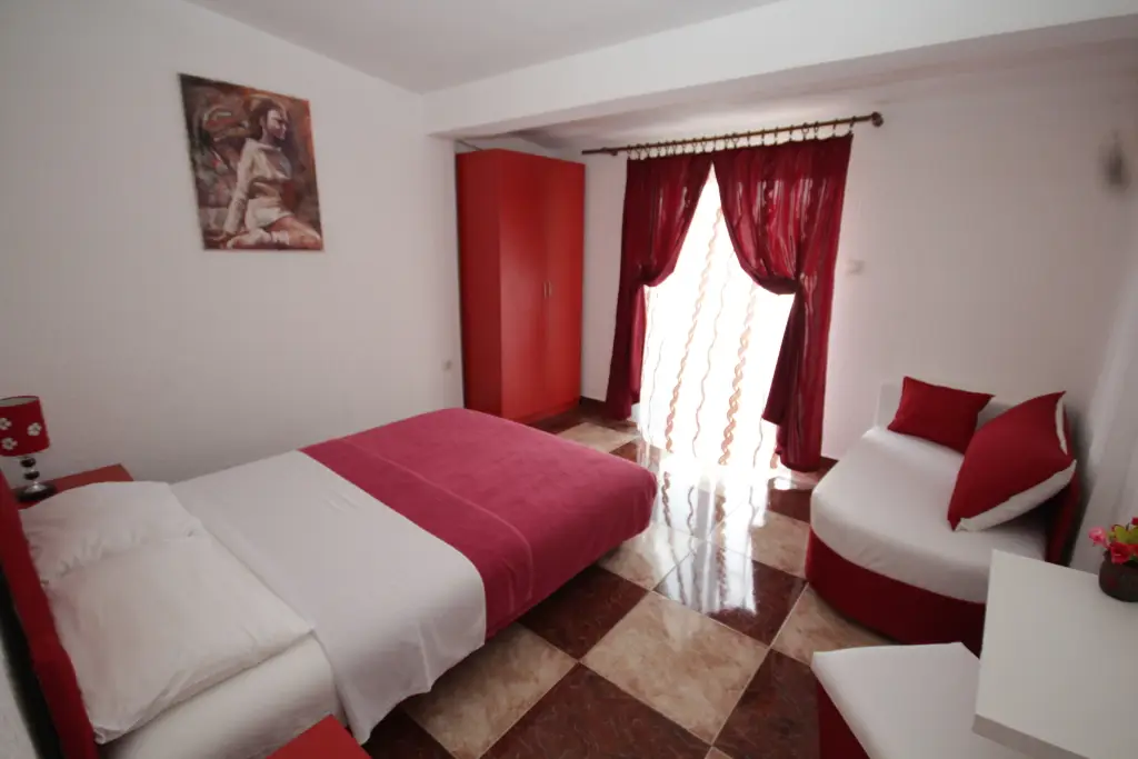 Сутоморе: apartments kruna jovanović