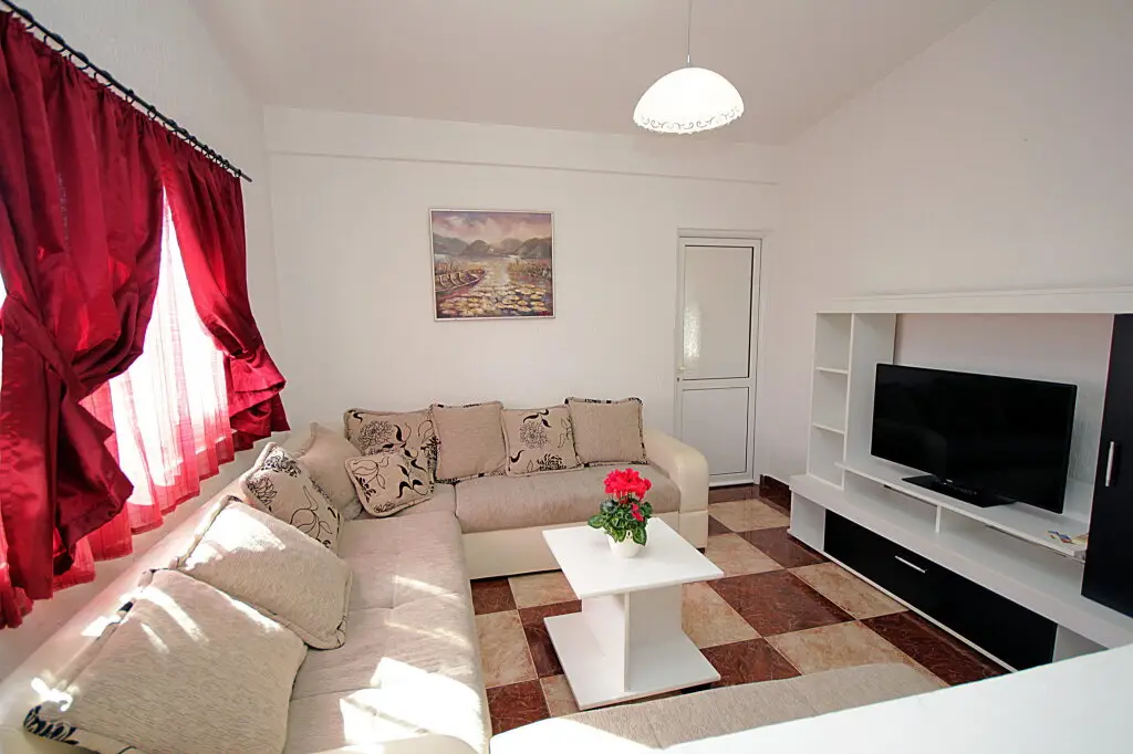 Сутоморе: apartments kruna jovanović