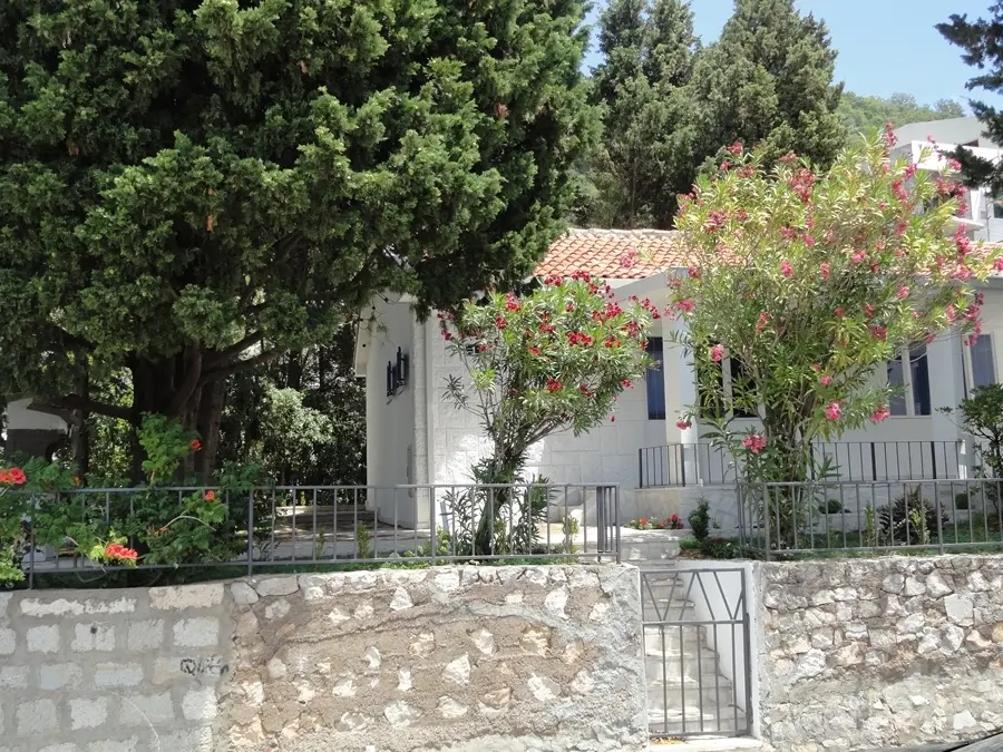 Петровац: Гостевой Дом The house with pool in Petrovac