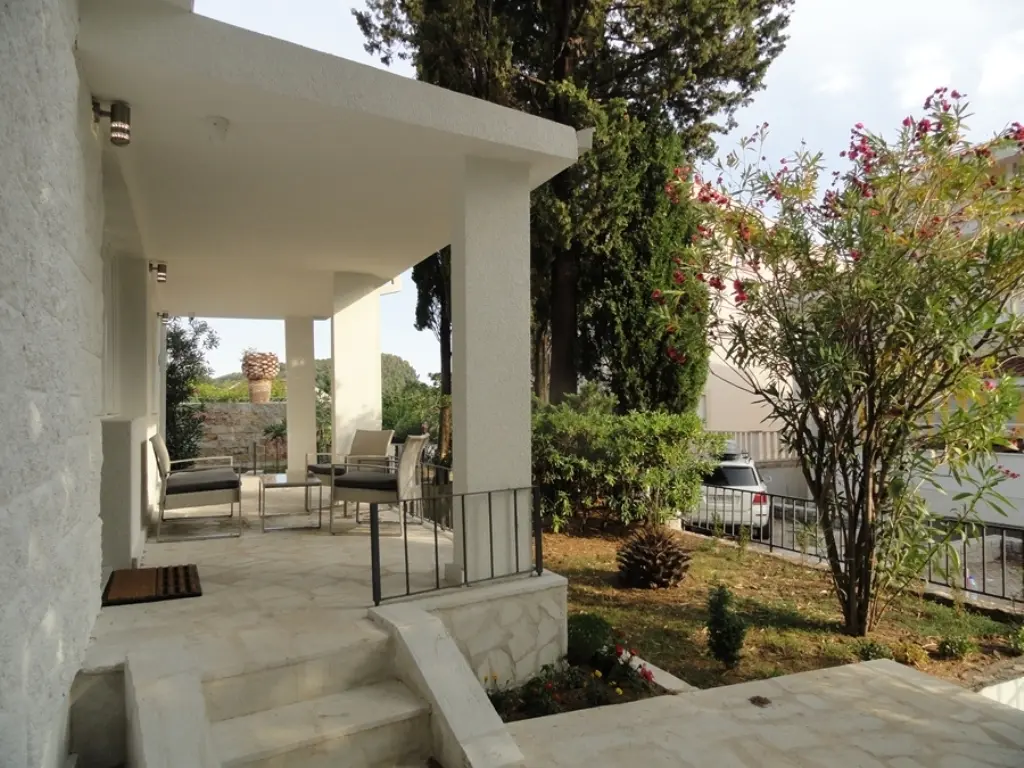Петровац: Гостевой Дом The house with pool in Petrovac