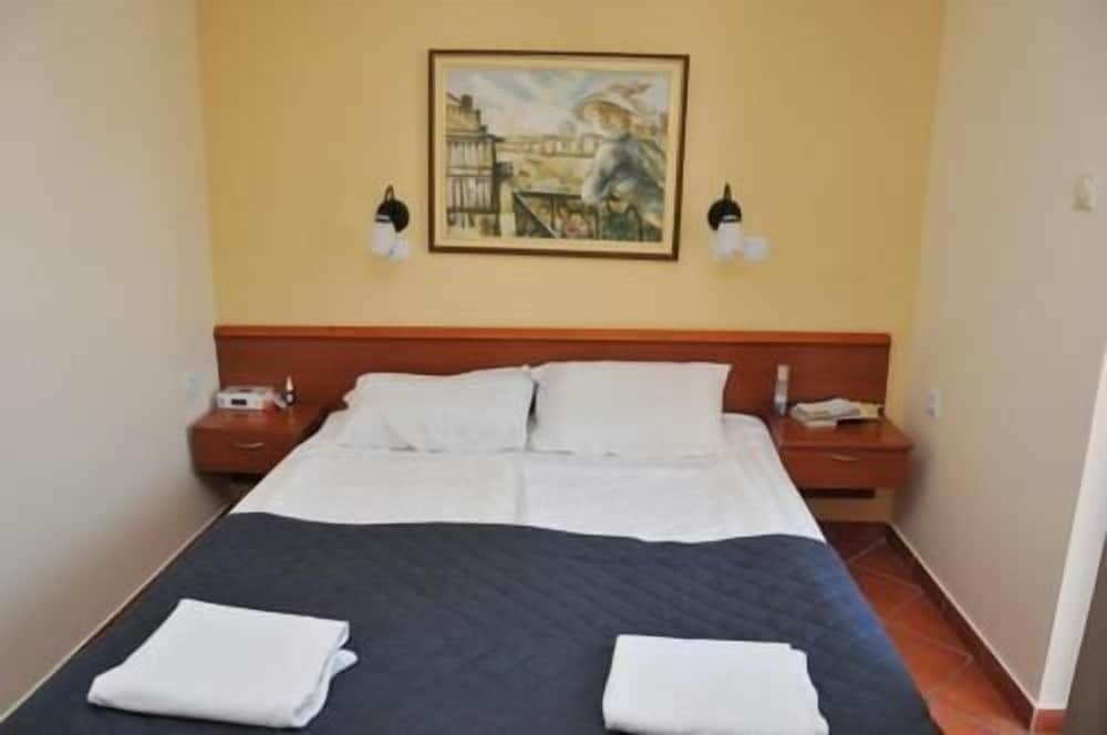 Будва: Hotel Meduza
