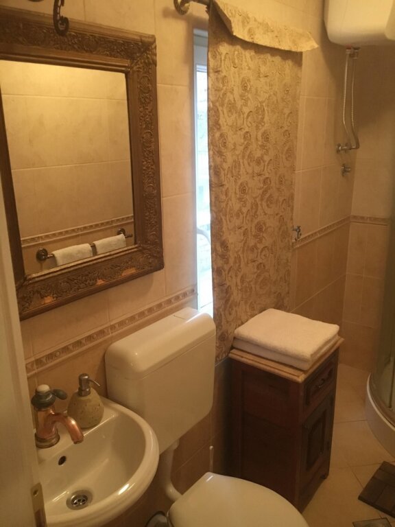 Тиват: Kairos Rooms