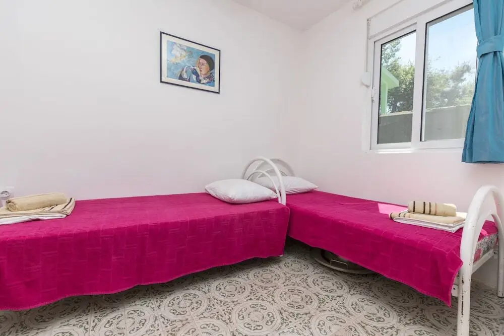 Бусат: Apartment Carpe Diem 1 in the first line