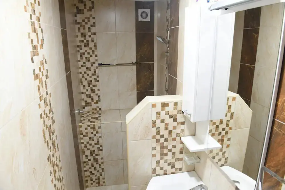 Тиват: Apartments R.