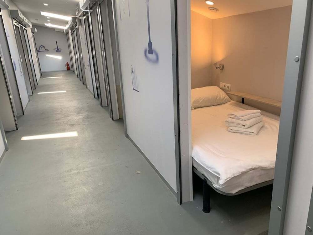 Санкт-Петербург: Happy Island - Hostel