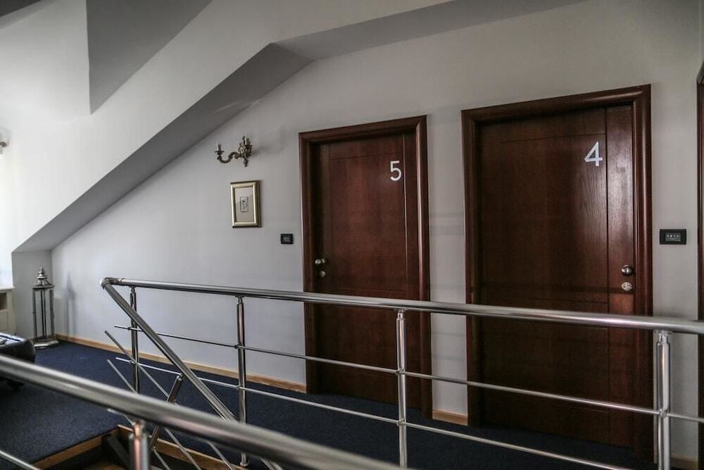 Никшич: Hotel Atrium