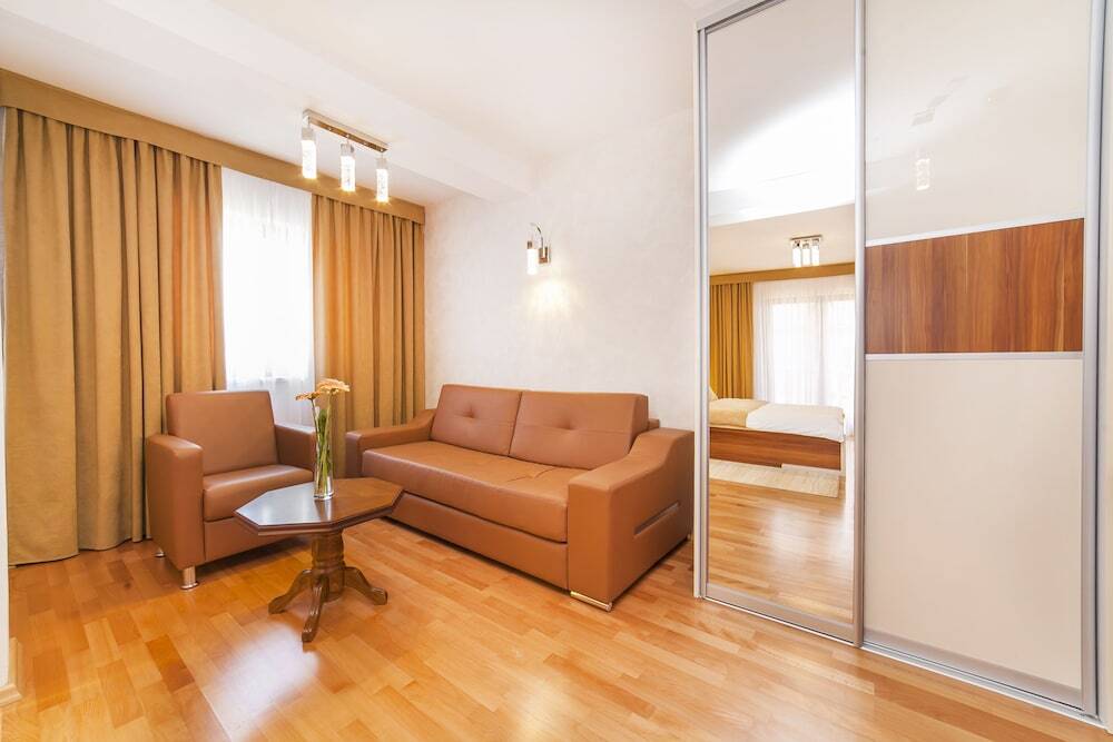 Биела: Hotel Bela Roza