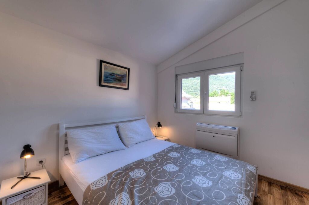 Тиват: Apartments Delfin