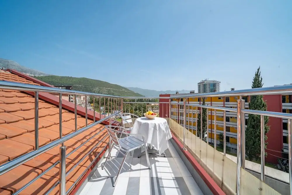 Будва: SMS Apartments