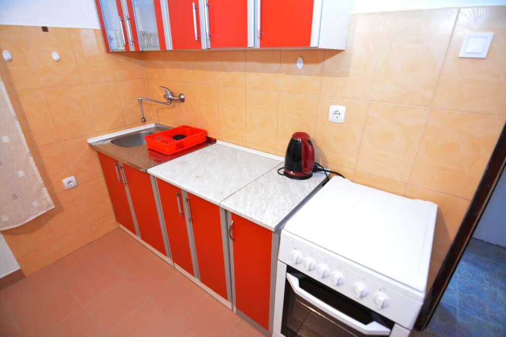 Петровац: Apartments Jovana