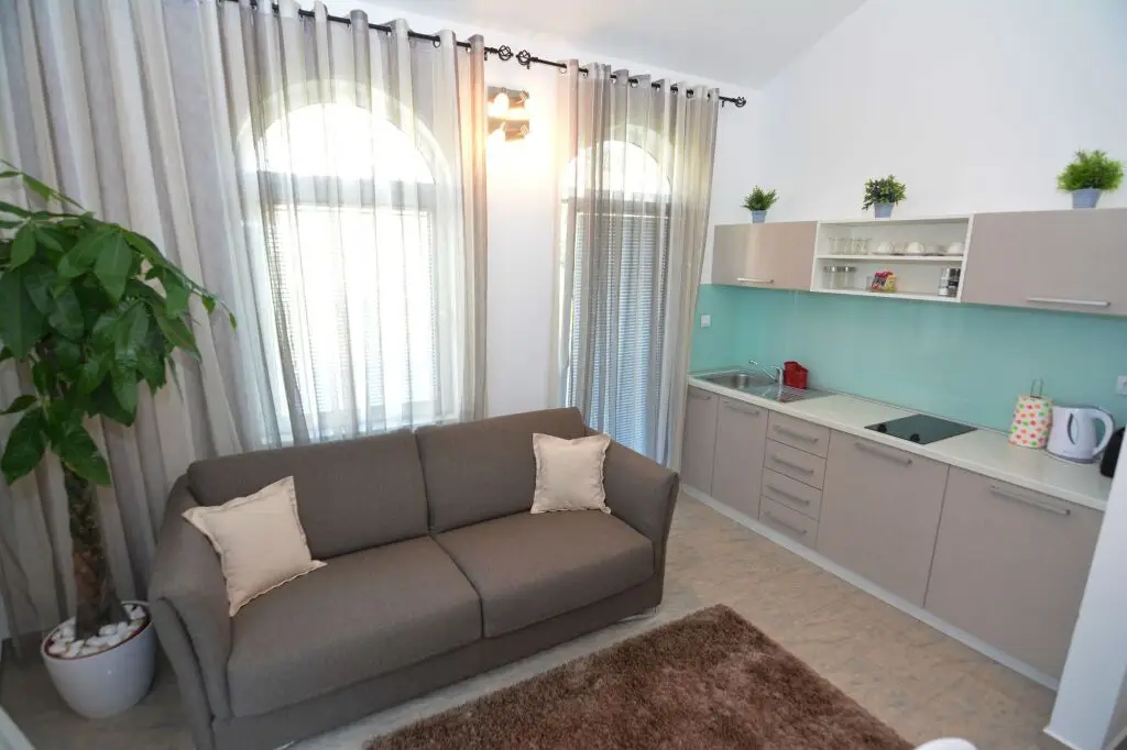 Тиват: Apartments Tropicoco