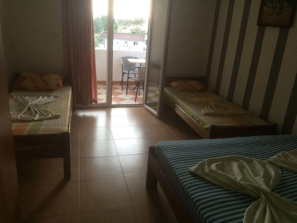 Бар: Apartments Muki