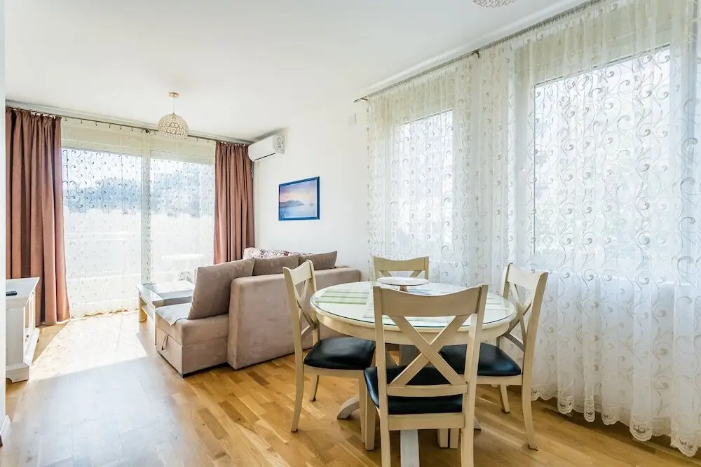 Бар: Apartments LORA