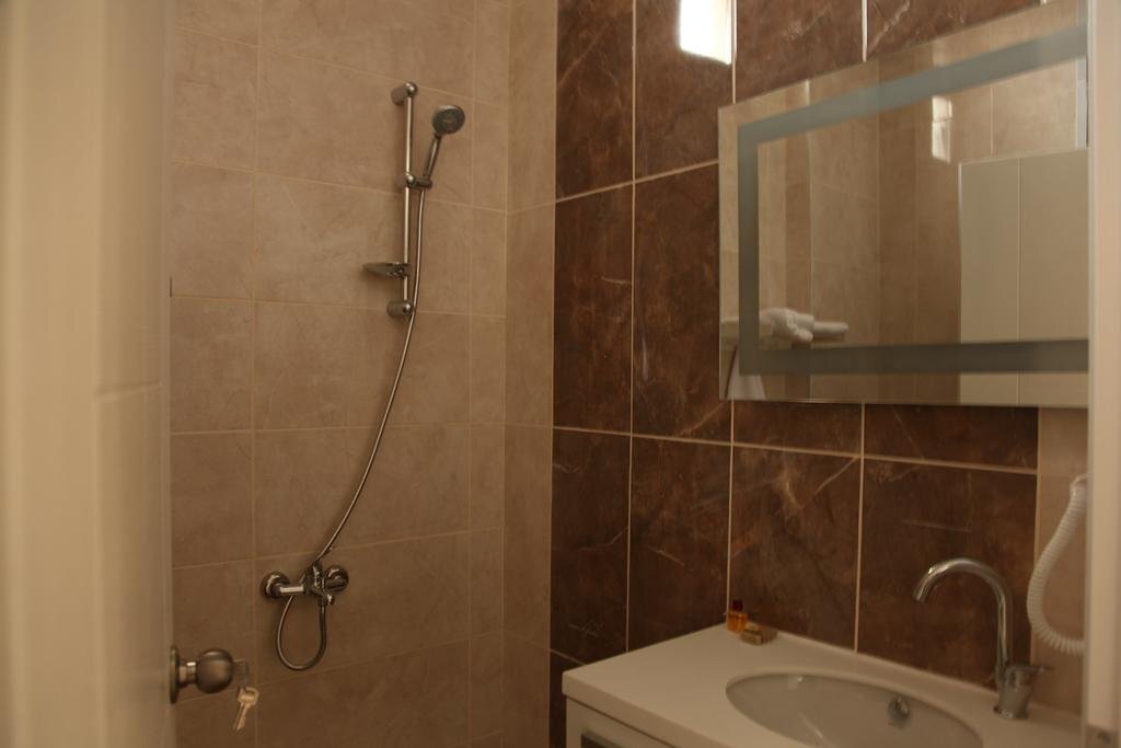 Каргы: Durak Hotel