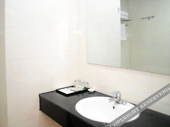 Шэньян: Railway New East Hotel