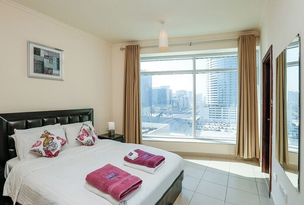 Espace Holiday Homes - Burj View — фото 1