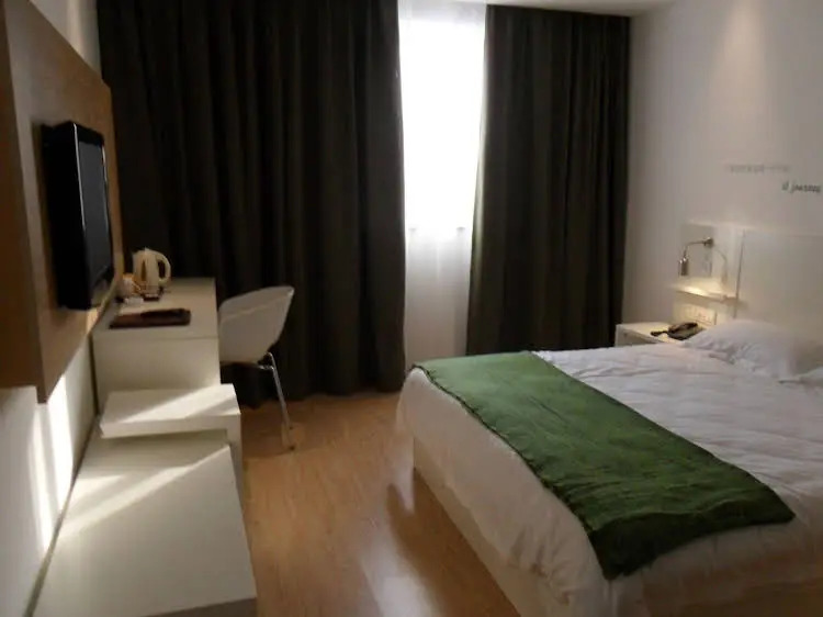 Шанхай: Motel 168 Hongqiao Hub