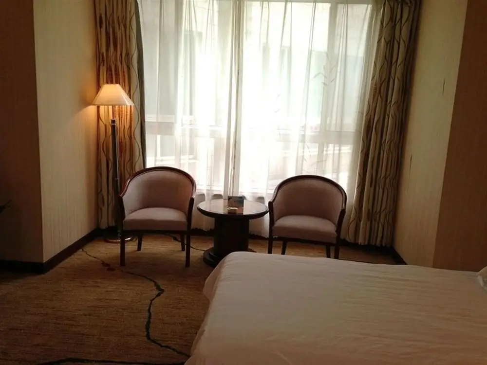 Наньтун: Qi Dong Grand Hotel