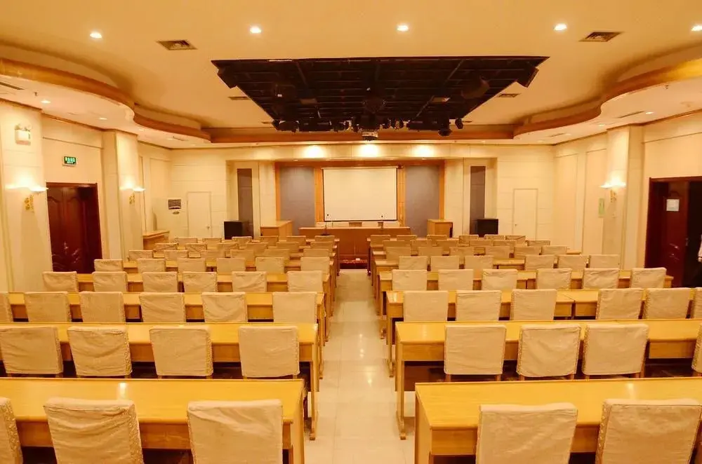 Шицзячжуан: Hebei Civil air Defense Building Shijiazhuang