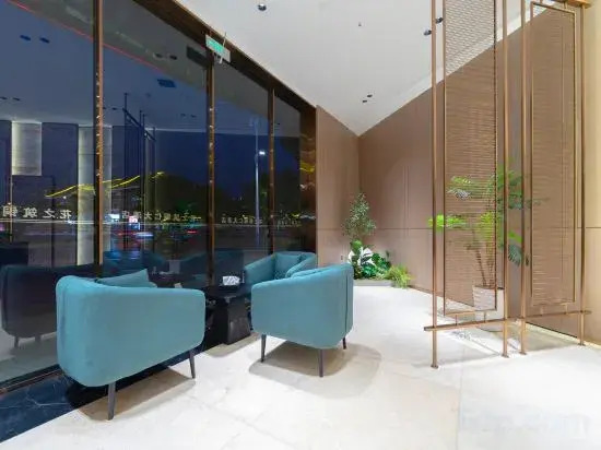 Тунжень: Tongren Grand Hotel (Tongren High-speed Railway Station Ancient City Pedestrian Street Branch)