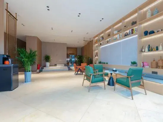 Тунжень: Tongren Grand Hotel (Tongren High-speed Railway Station Ancient City Pedestrian Street Branch)