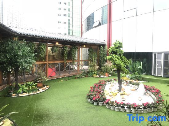 Чэнду: Atour S Hotel Wenshu Yuan MonasterySubway Station, Chunxi Road