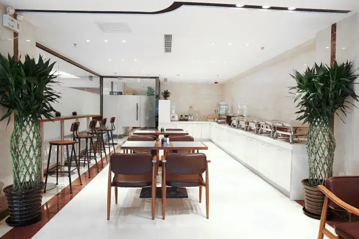 Пекин: Lavande Hotel (Beijing Guang'anmen Lize)