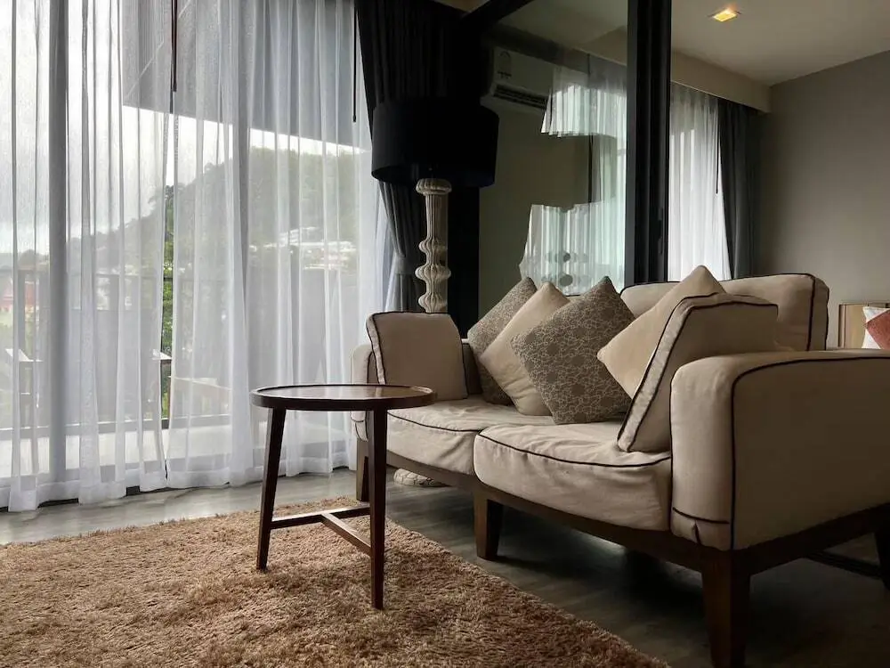 Кату: The Deck Condominium Patong Beach