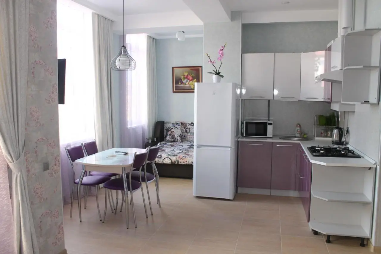 Красная Поляна: Apartment on Yuzhnykh Kultur 10A