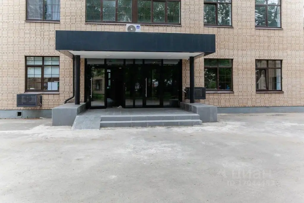 Москва: Санди на аллее Первой Маёвки