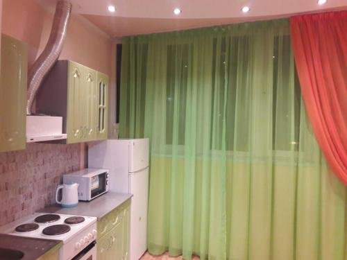 Сургут: Surgut Apartments Iosifa Karolinskogo 8/156