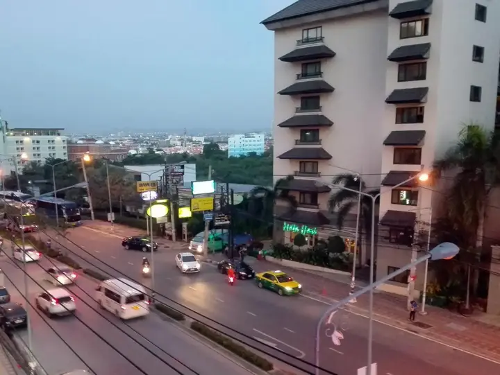 Паттайя: Bobby's Place