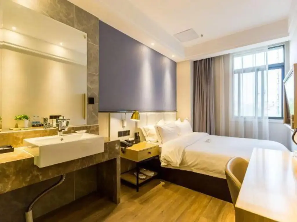 Нанкин: Kaju Hotel(Olympic Xinglong Street subway station store)