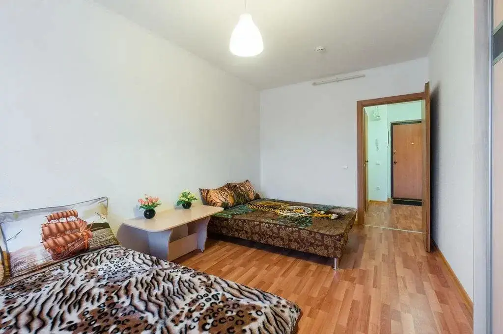 Екатеринбург: Apartment Stachek 4