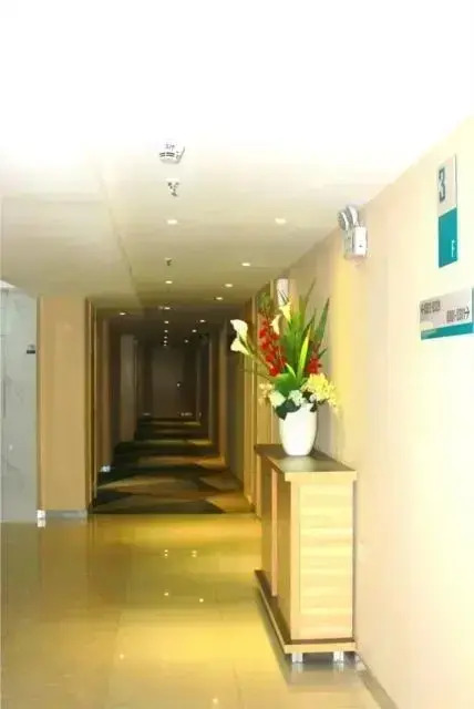 Ичан: City Convenience Hotel Yichang Wuyi Square