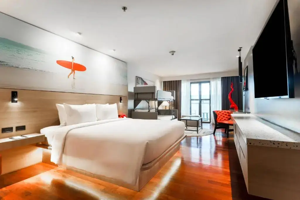 Кату: Radisson RED Phuket Patong Beach	