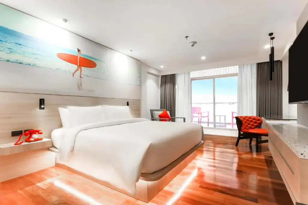 Кату: Radisson RED Phuket Patong Beach	
