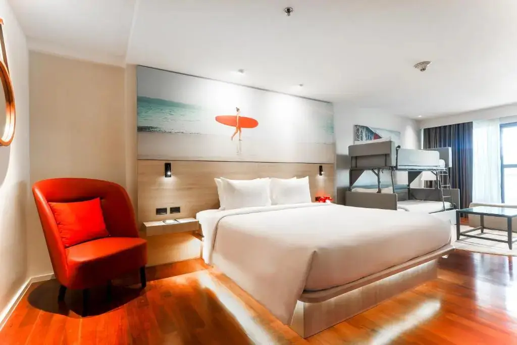 Кату: Radisson RED Phuket Patong Beach	