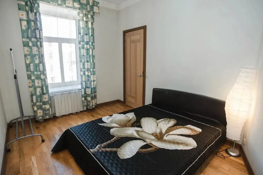 Санкт-Петербург: Apartment on Griboyedova 38