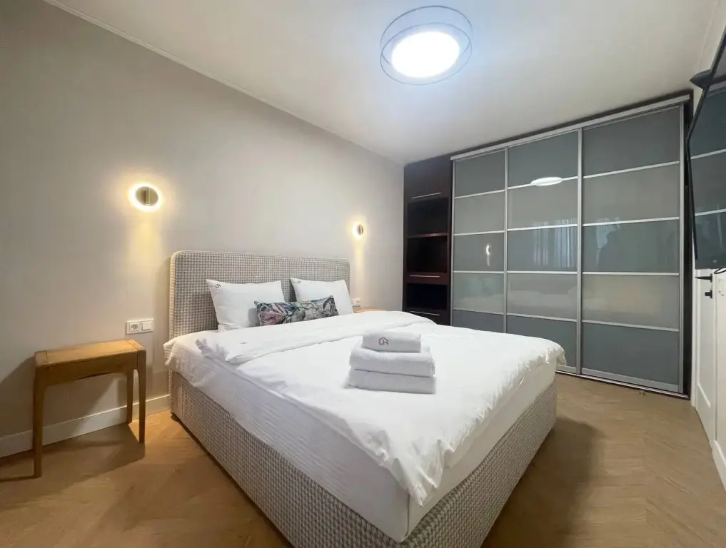 Минск: Апартаменты 2-комнатные HomeApart Сурганова, 80