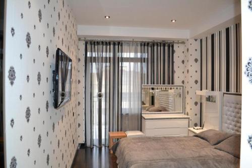 Ереван: ARMT Penthouse near Republic Square