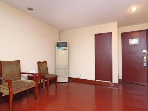 GreenTree Inn Shanghai Changyang Road Business Hotel — фото 1