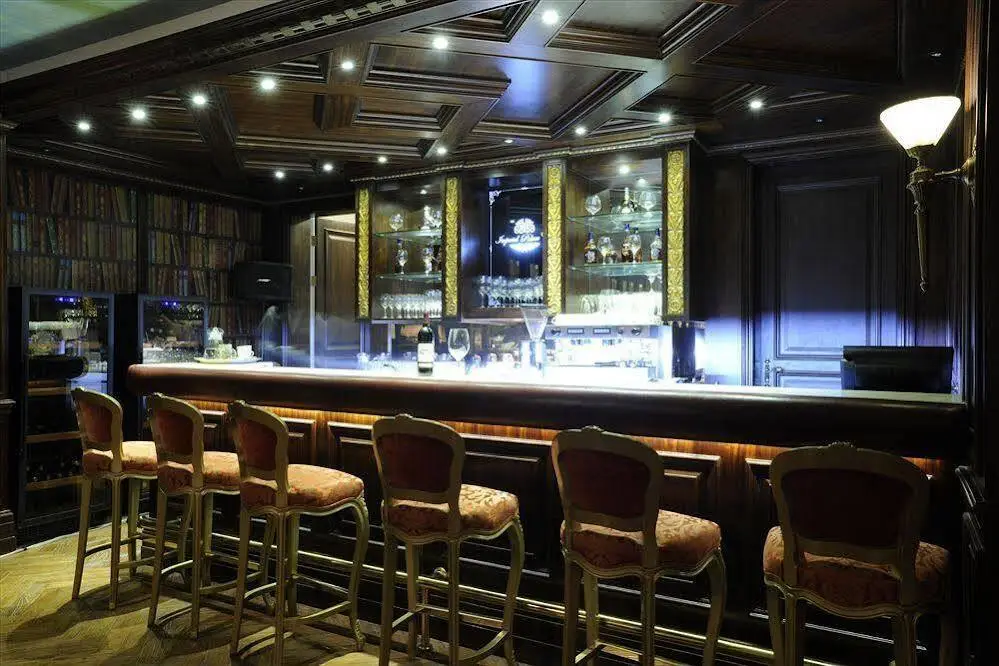 Шанхай: Imperial Palace Club