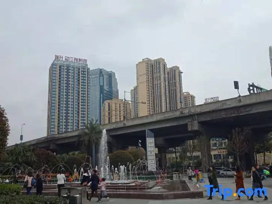 Yilong Anyun Hotel (Chengdu East Railway Station Jingju Temple Station Branch) — фото 1