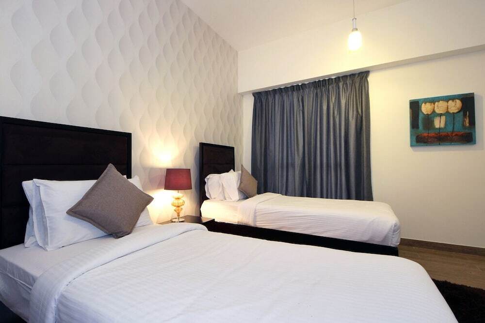 Дубай: City Nights JBR 4 bedroom sadaf 4